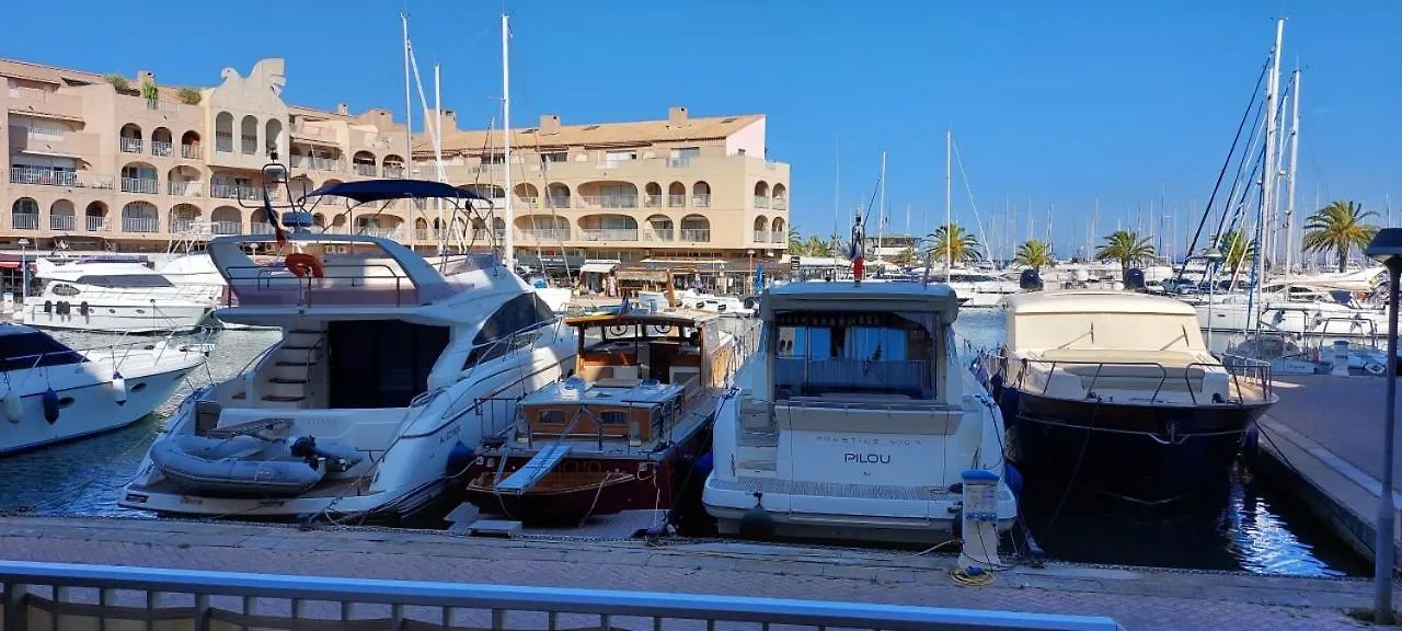 Lägenhet Bleu Azur Appartement 3 Etoiles Hyères